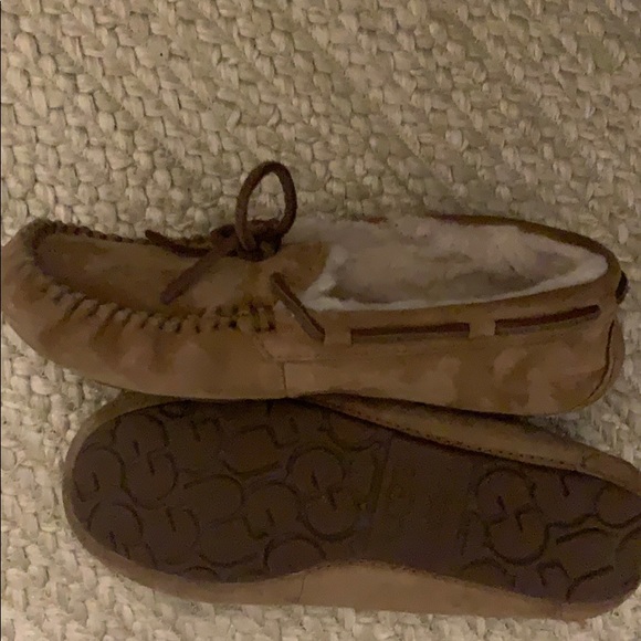 Ugg slippers - Picture 3 of 4